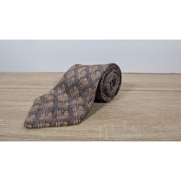 Calvin Klein Men’s Silk Necktie Made in USA Gray Burgundy Gold Geometric 3.75” - Picture 1 of 3